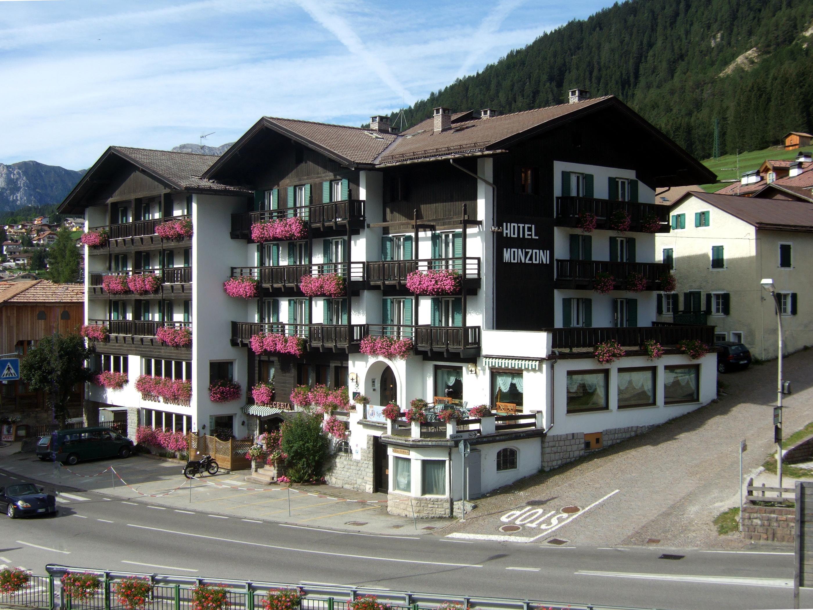 Gh Hotel Monzoni Pozza di Fassa Εξωτερικό φωτογραφία