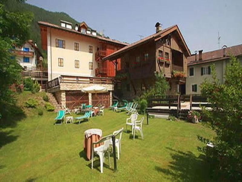 Gh Hotel Monzoni Pozza di Fassa Εξωτερικό φωτογραφία