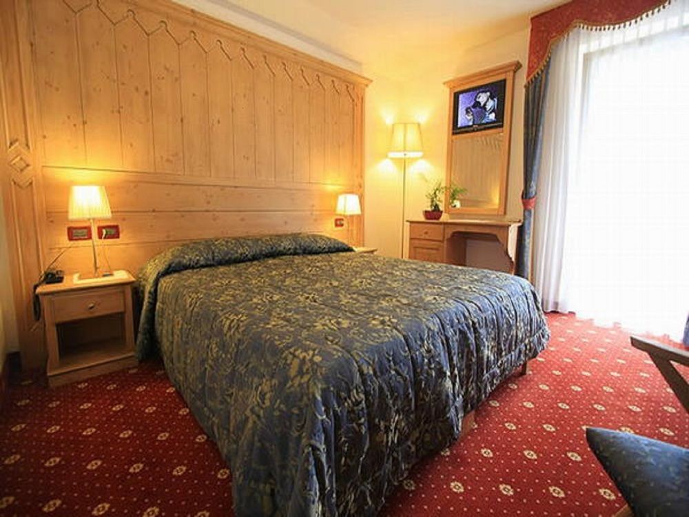 Gh Hotel Monzoni Pozza di Fassa Εξωτερικό φωτογραφία