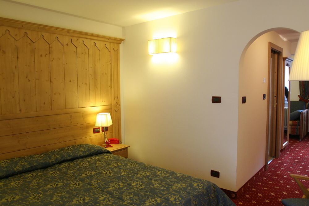 Gh Hotel Monzoni Pozza di Fassa Εξωτερικό φωτογραφία