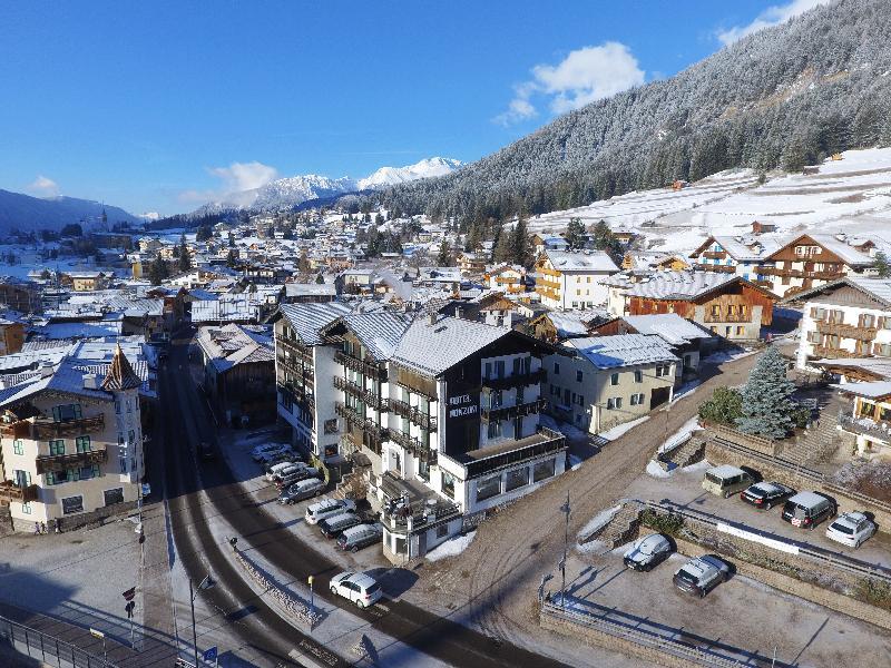 Gh Hotel Monzoni Pozza di Fassa Εξωτερικό φωτογραφία